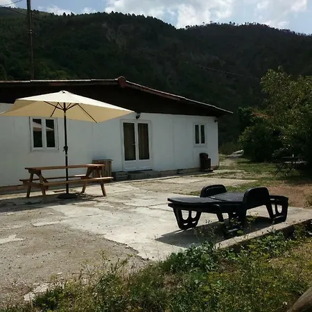 La Ferme Des Cailletiers Chez Marco ファームステイ Lucéram